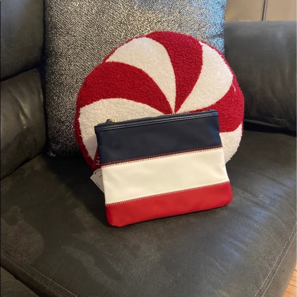 NWT TOMMY HILLFIGER VEST AND CLUCH BAG